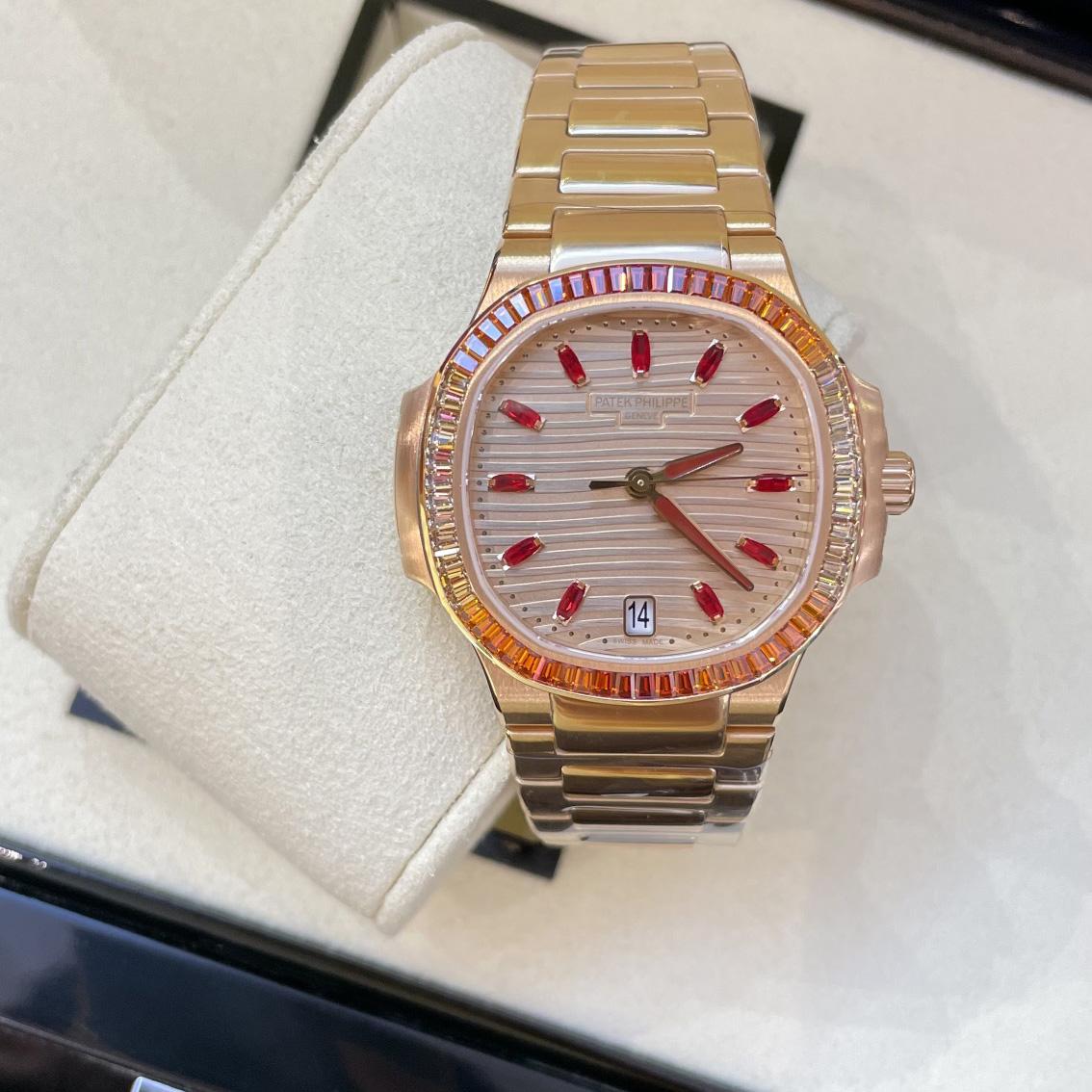 Patek Philipps 7118/1300R - Nautilus Watch - PerfectKickZ