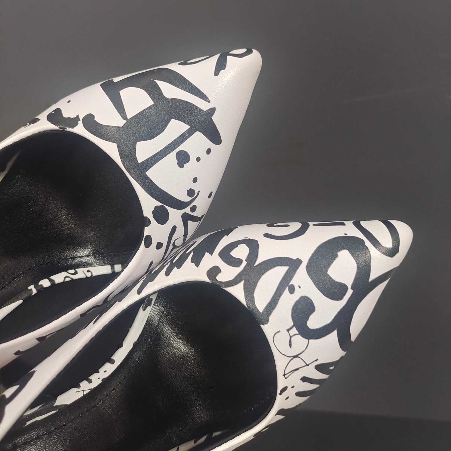 Dolce & Gabbana Calfskin Slingbacks With Logo Print - PerfectKickZ