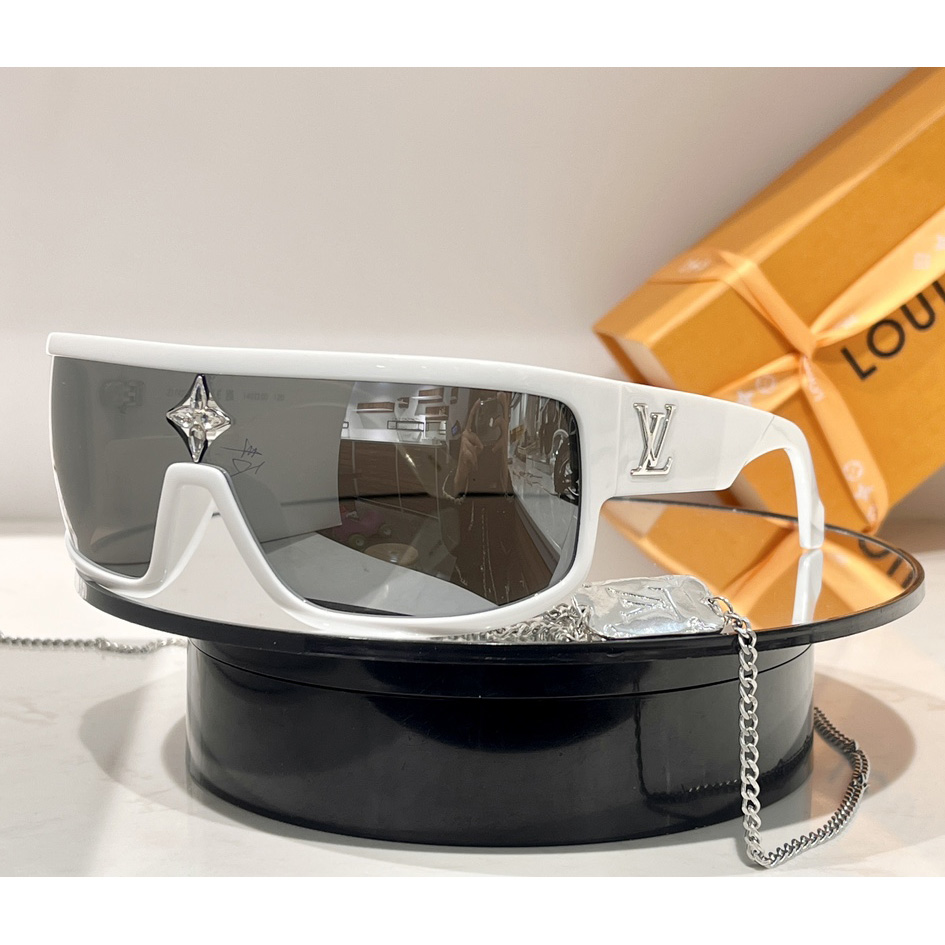 Louis Vuitton Cyclone Sport Mask     Z1742U - PerfectKickZ