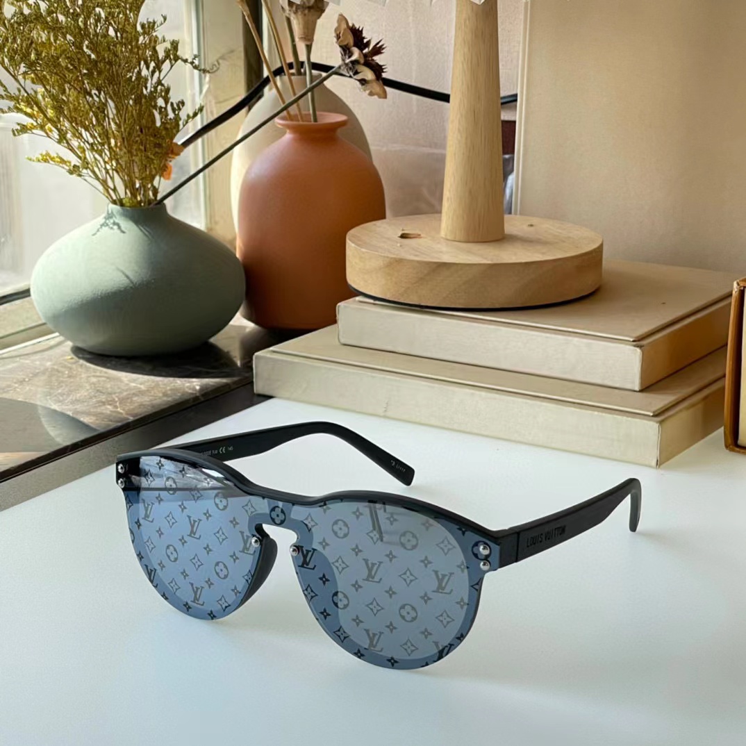 Louis Vuitton LV Waimea Round Sunglasses    - PerfectKickZ