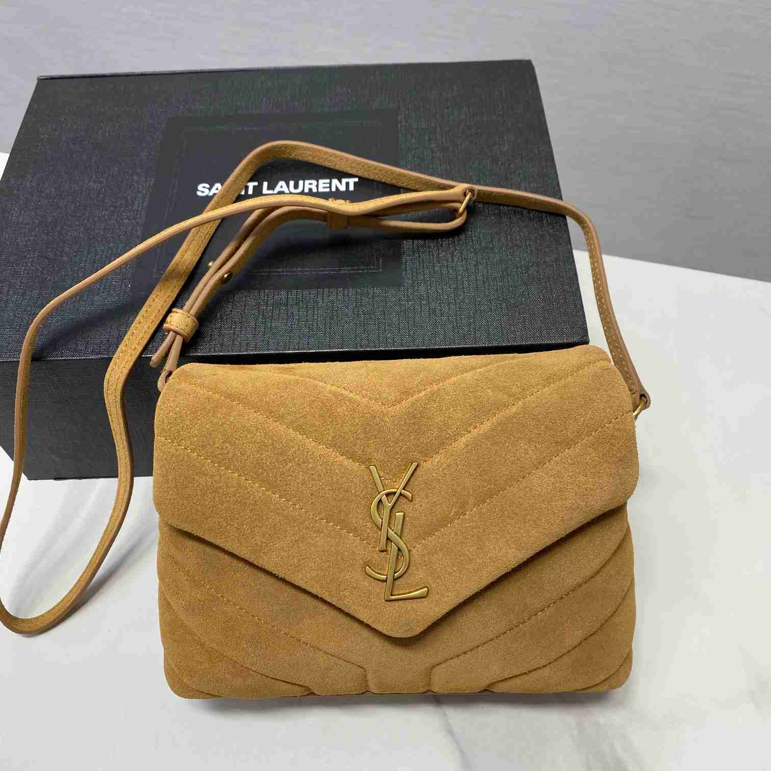 Saint Laurent Loulou Toy Shoulder Bag(20x7x15cm) - 