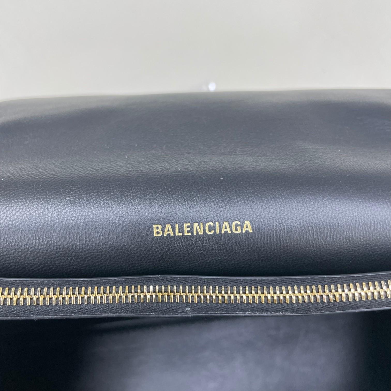 Balenciaga Women's Crush Large Chain Bag In Black(31-20-12cm) - PerfectKickZ