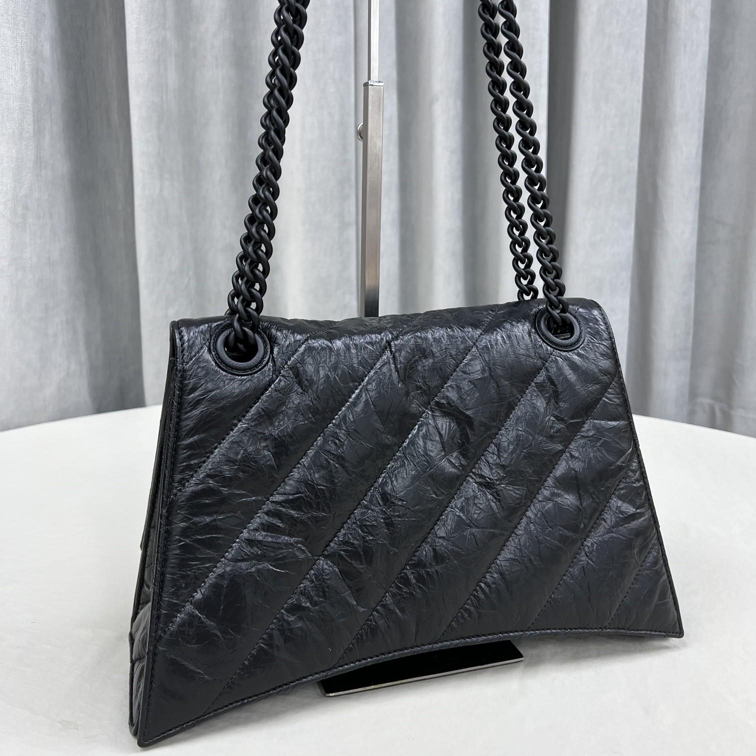 Balenciaga Women's Crush Medium Chain Bag Quilted In Black(31-20-12cm) - PerfectKickZ