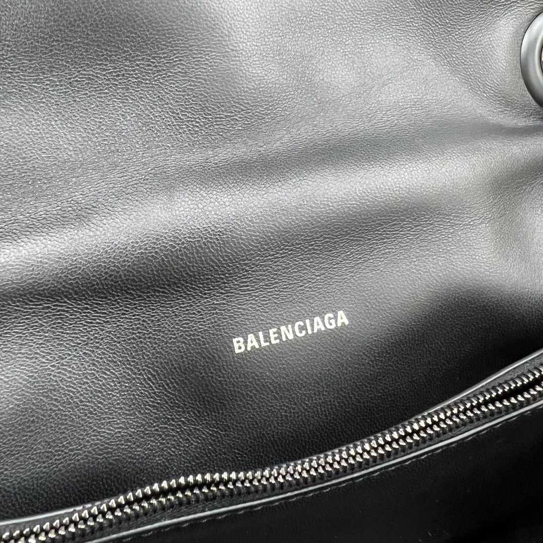 Balenciaga Women's Crush Medium Chain Bag Quilted In Black(31-20-12cm) - PerfectKickZ