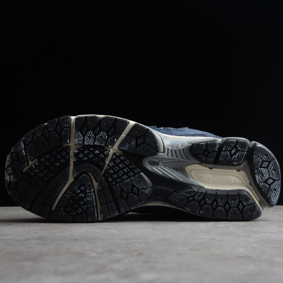 New Balance WL2002 Sneakers     - PerfectKickZ