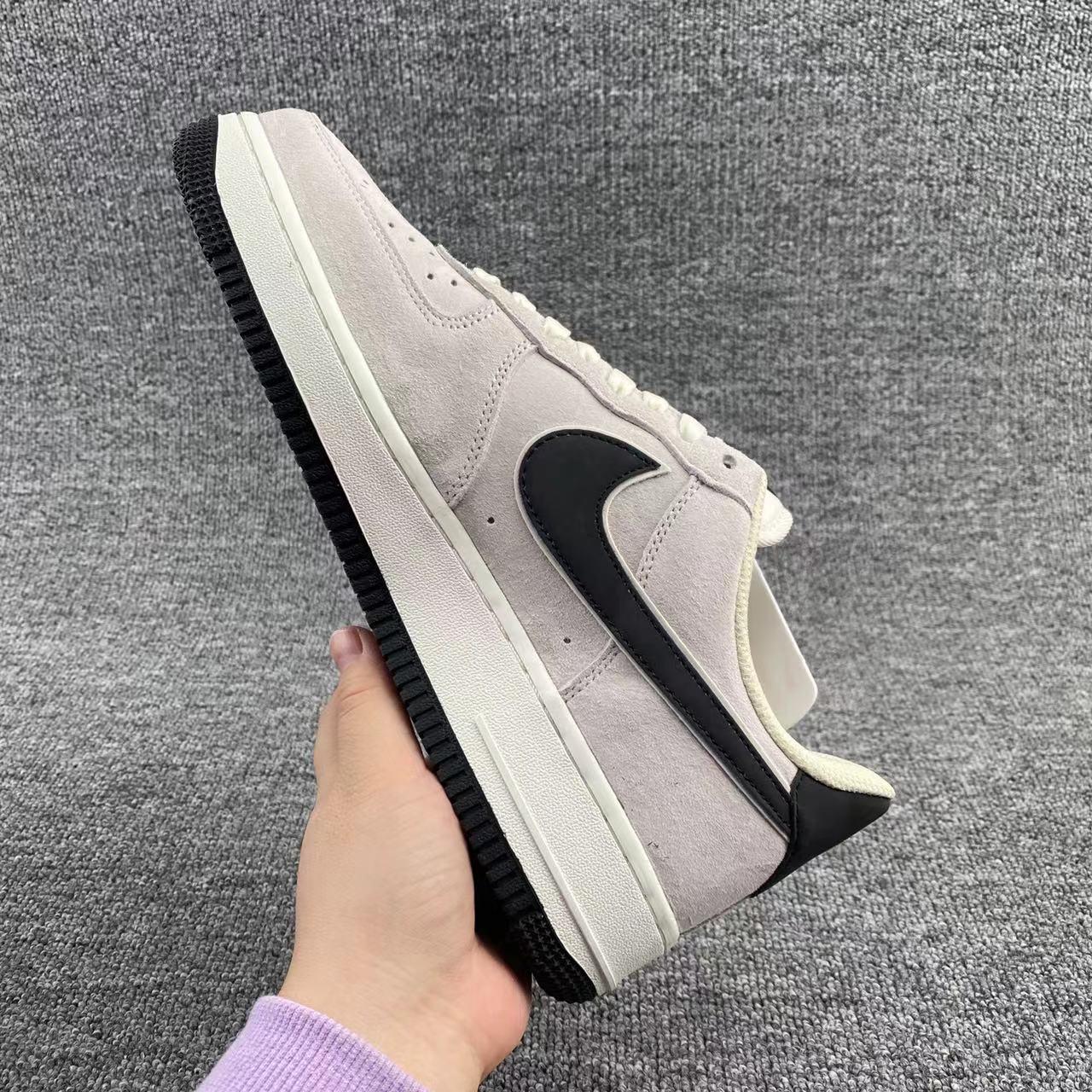 Nike Air Force 1 Low ’07 Sneaker    KK5636-810 - 