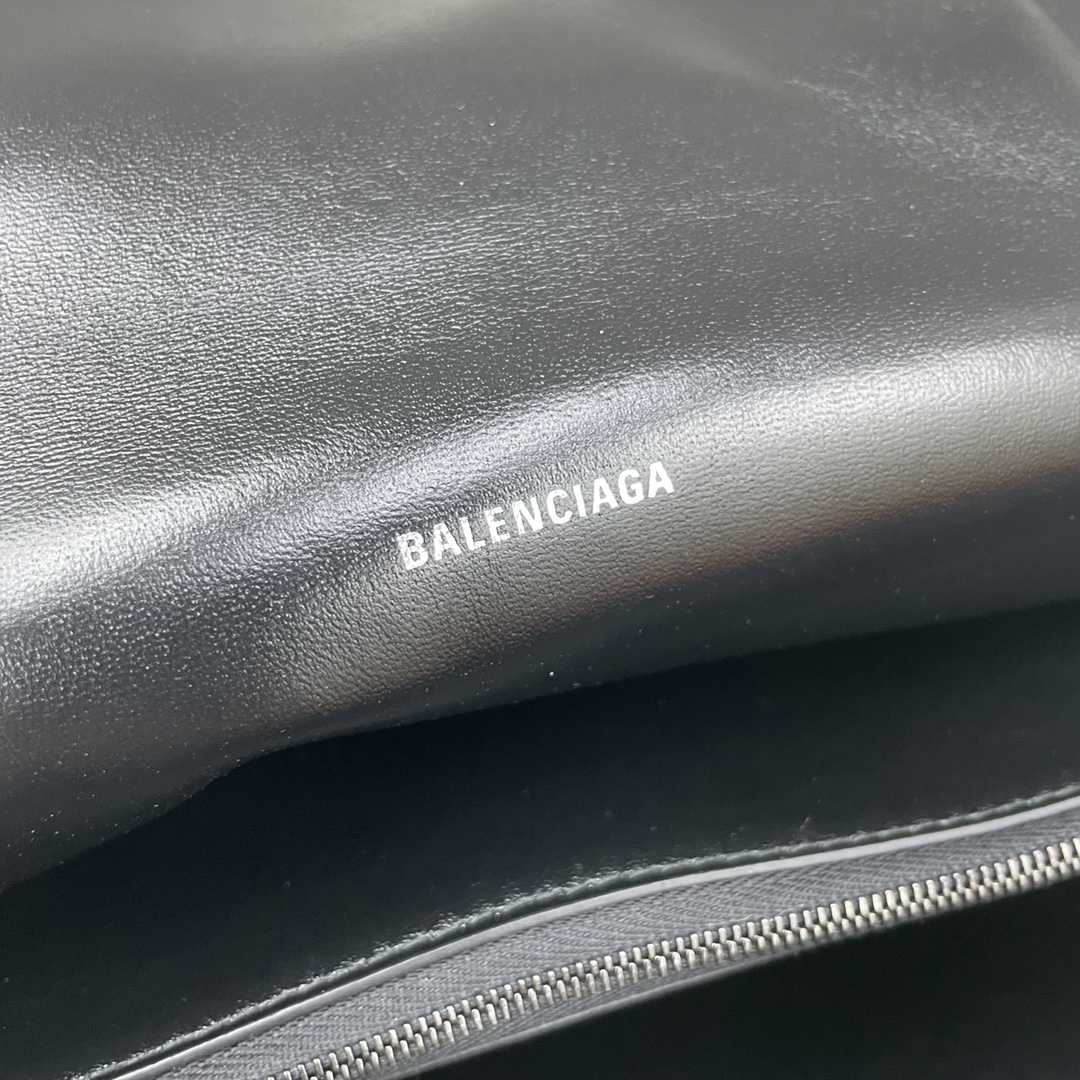 Balenciaga Women's Crush Large Chain Bag Quilted In Black(40-11-25cm) - PerfectKickZ