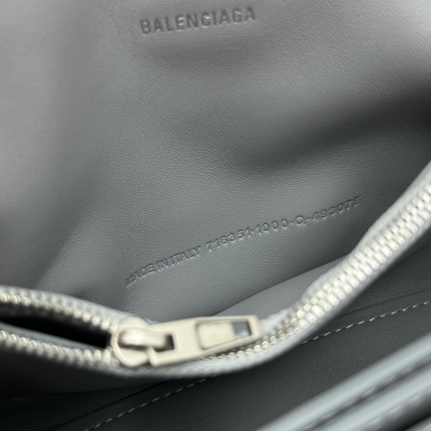 Balenciaga Women's Crush Small Chain Bag Metallized Quilted In Silver (25-15-9.5cm) - PerfectKickZ