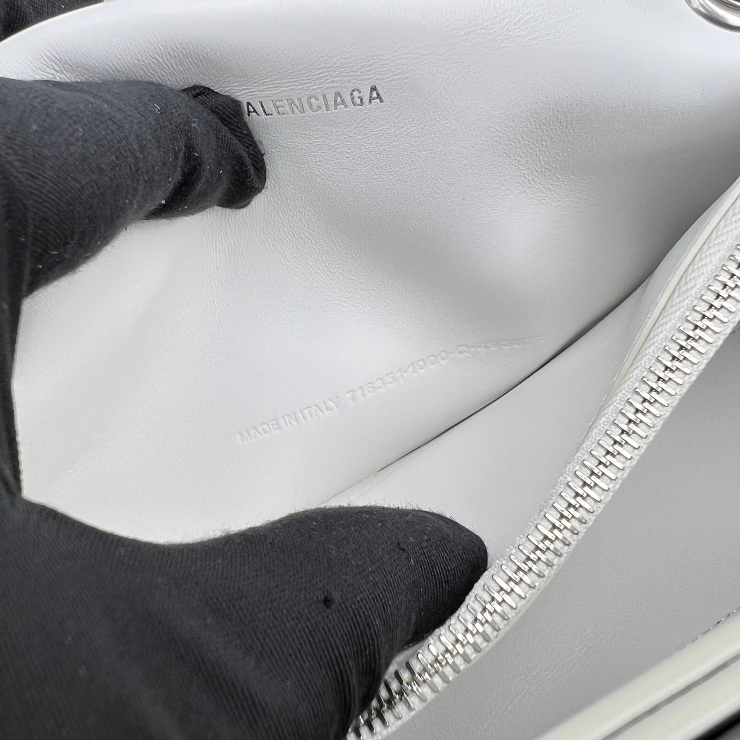 Balenciaga Women's Crush Small Chain Bag Quilted In Optic White(25-15-9.5cm) - PerfectKickZ