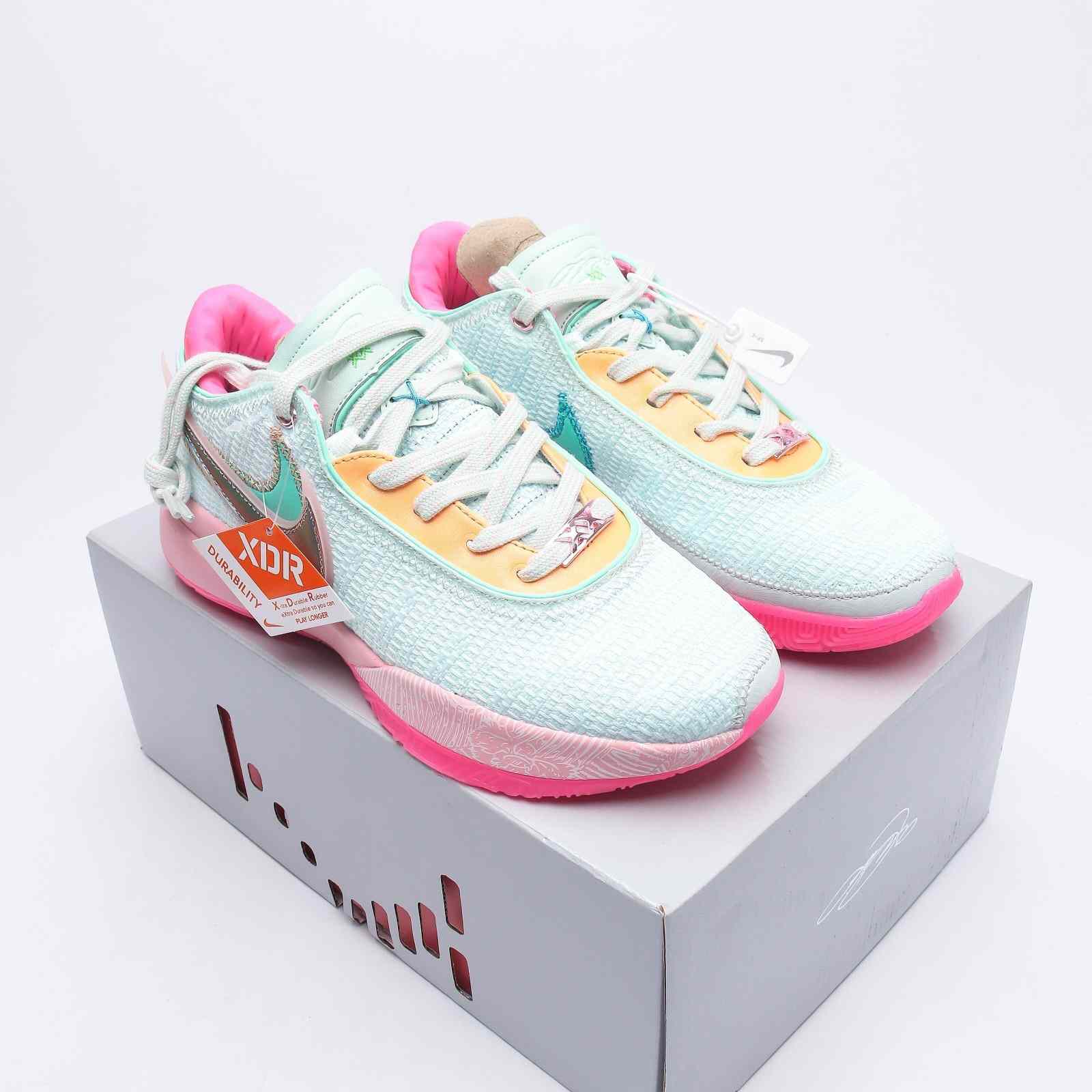 Nike Lebron XX EP Sneakers     DJ5423-100 - PerfectKickZ