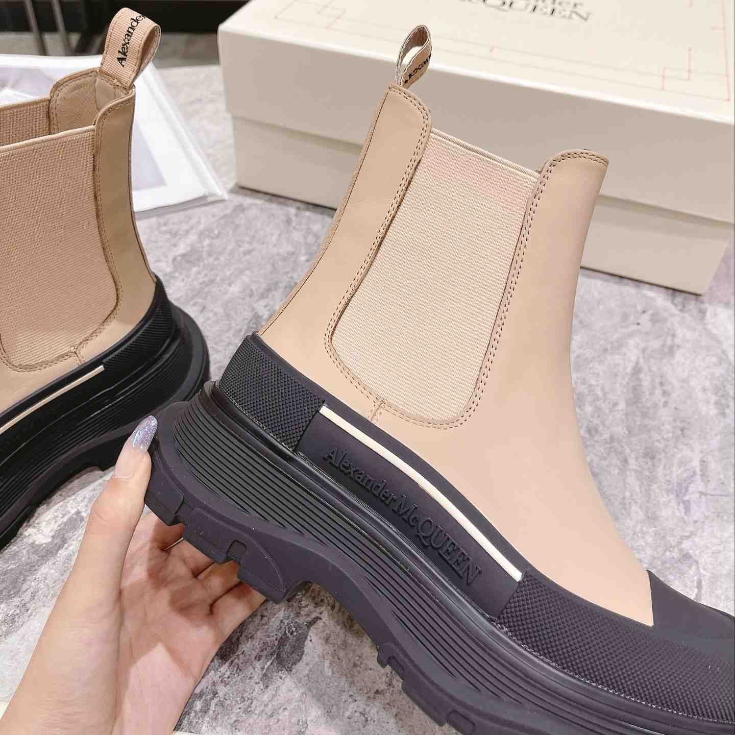 Alexander Mqueen Tread Slick Chelsea Boots - PerfectKickZ