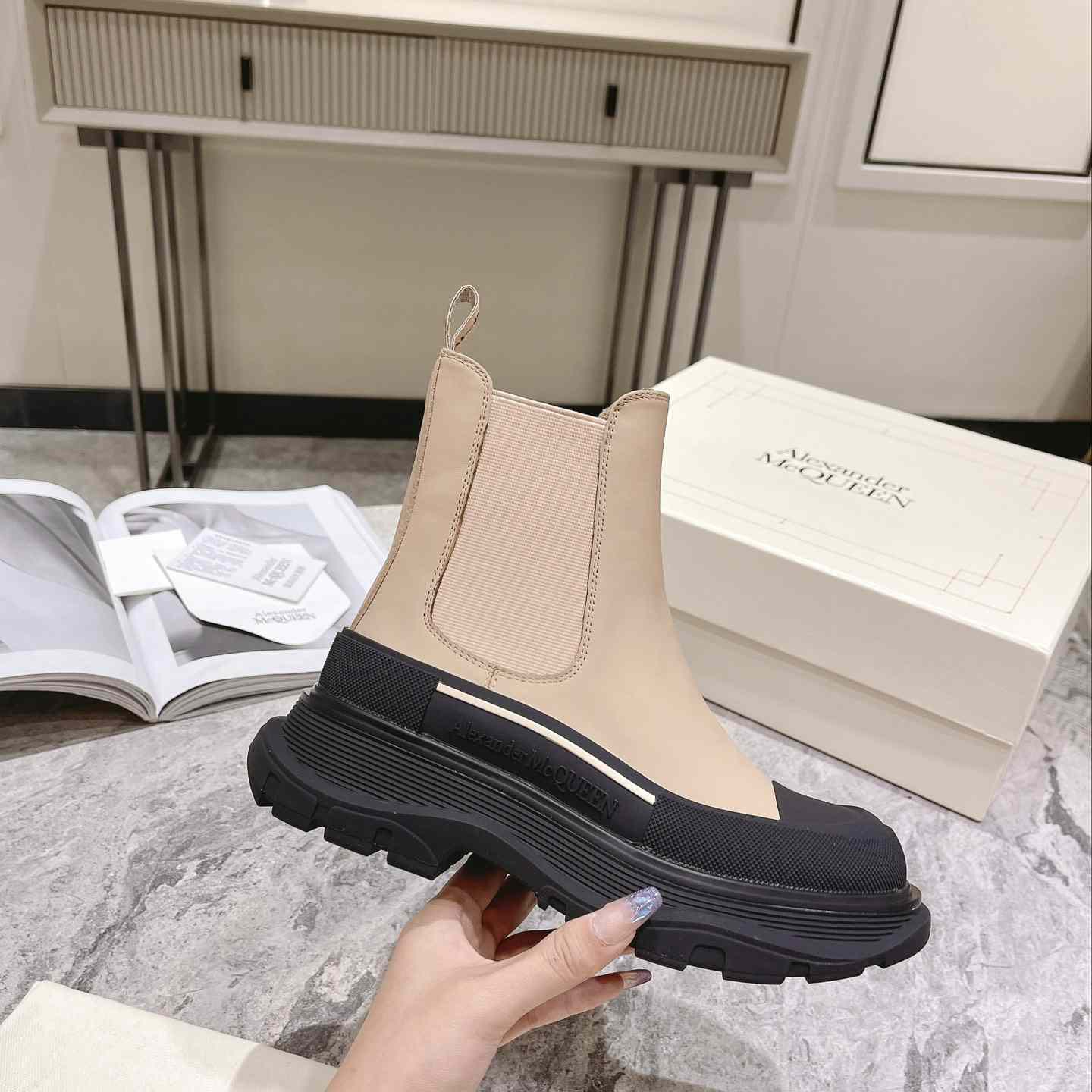 Alexander Mqueen Tread Slick Chelsea Boots - PerfectKickZ