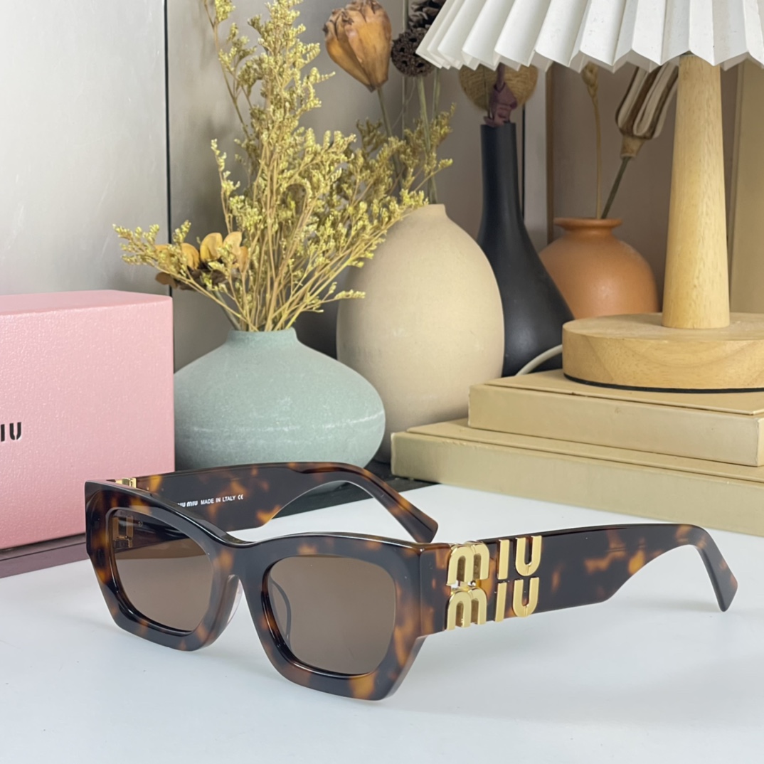 Miu Miu Glimpse Sunglasses - PerfectKickZ