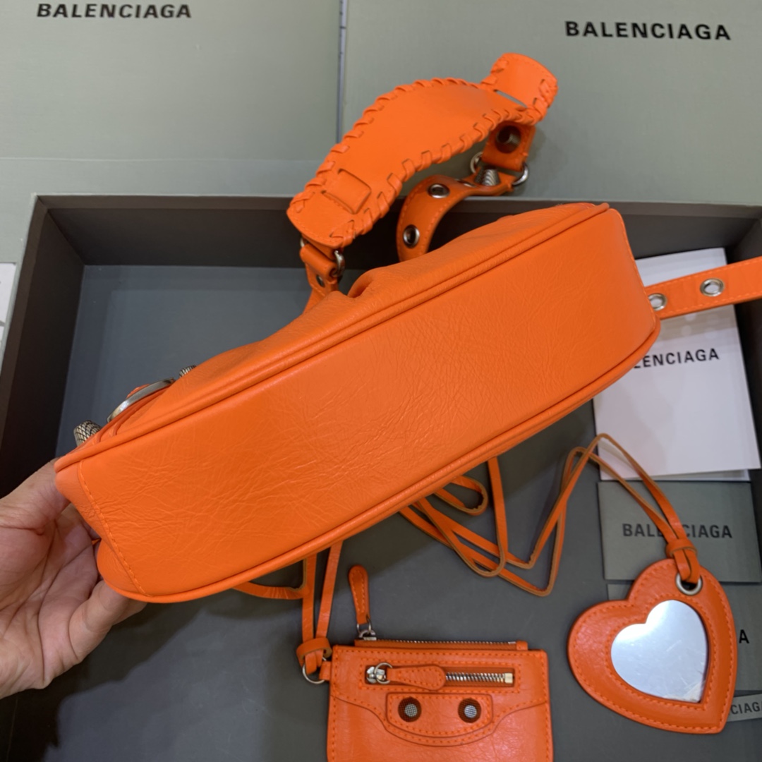 Balenciaga Le Cagole XS Shoulder Bag (26-12-6cm) - PerfectKickZ