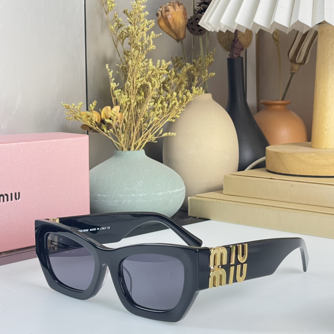 Miu Miu Glimpse Sunglasses - PerfectKickZ