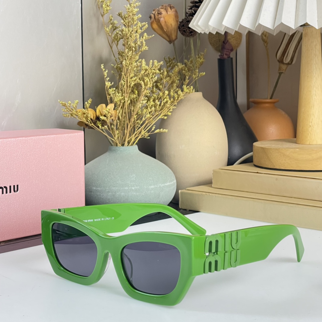 Miu Miu Glimpse Sunglasses - PerfectKickZ