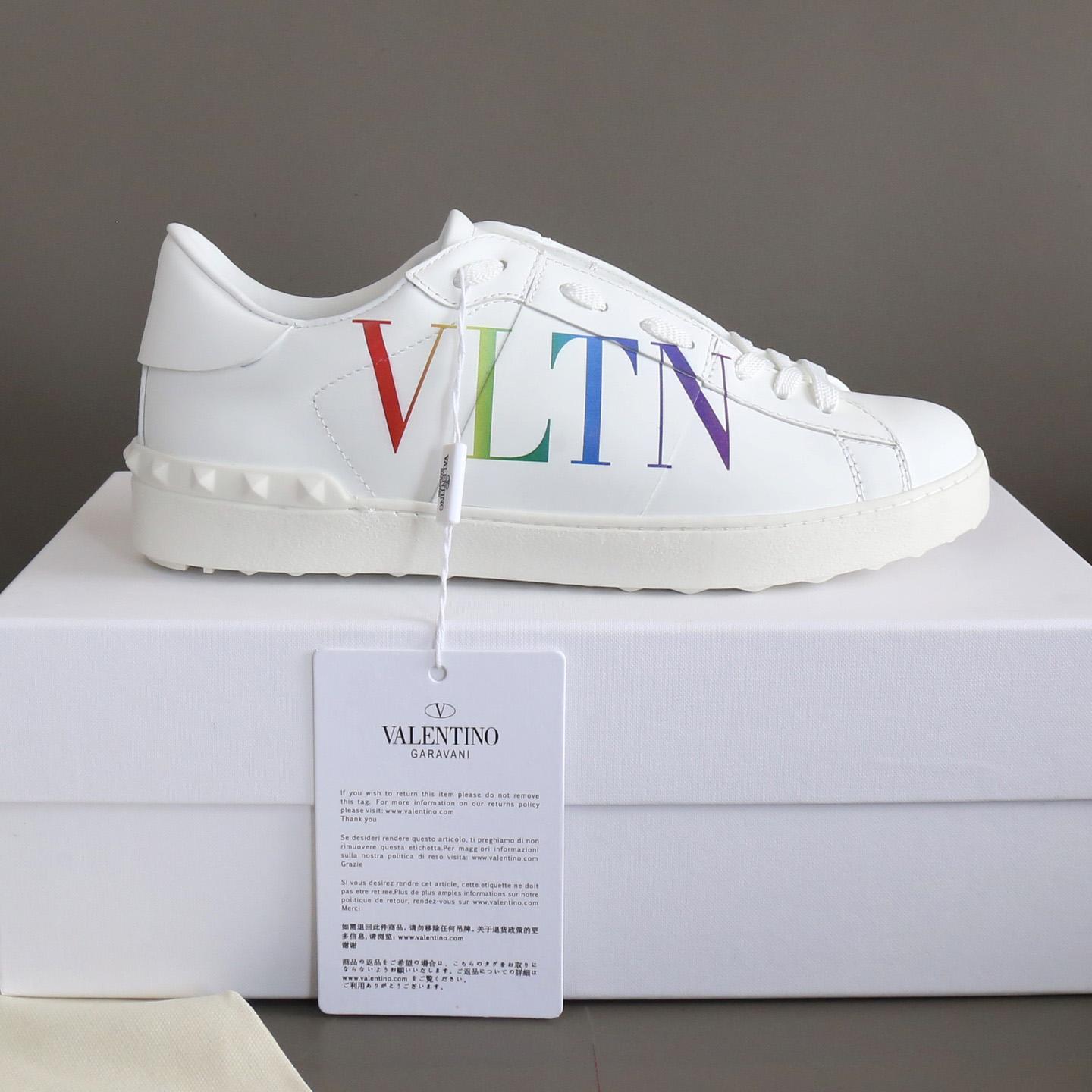 Valenti Garavani Logo Print Sneakers - PerfectKickZ