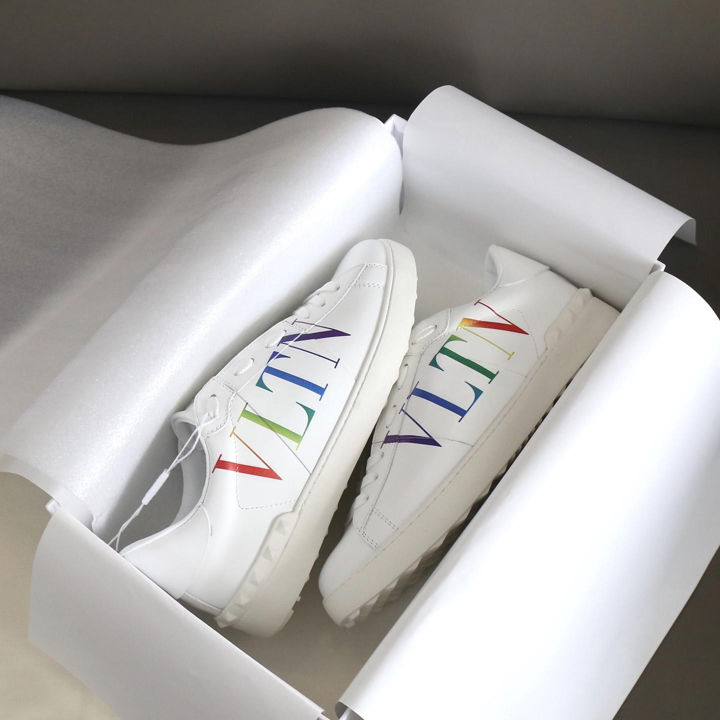 Valenti Garavani Logo Print Sneakers - PerfectKickZ