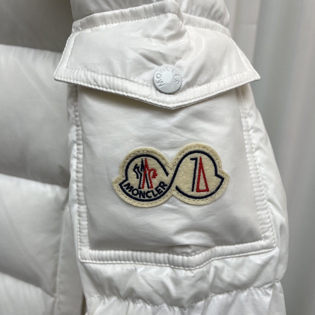 Moncler Maya 70 Short Down Jacket - PerfectKickZ