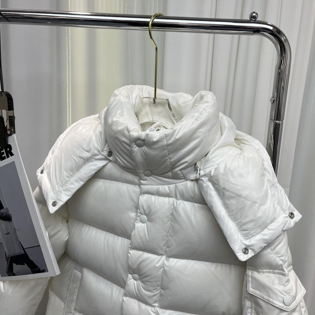 Moncler Maya 70 Short Down Jacket - 