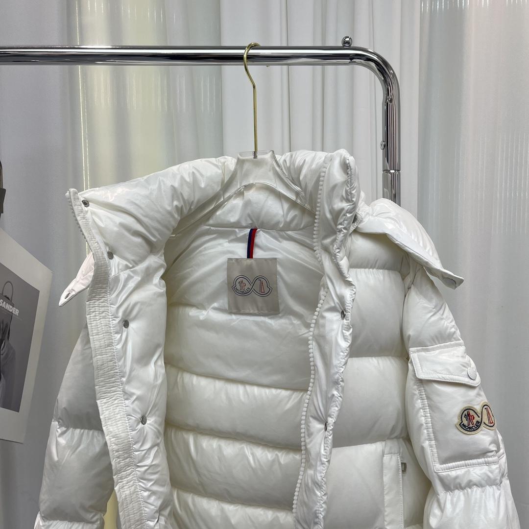 Moncler Maya 70 Short Down Jacket - 