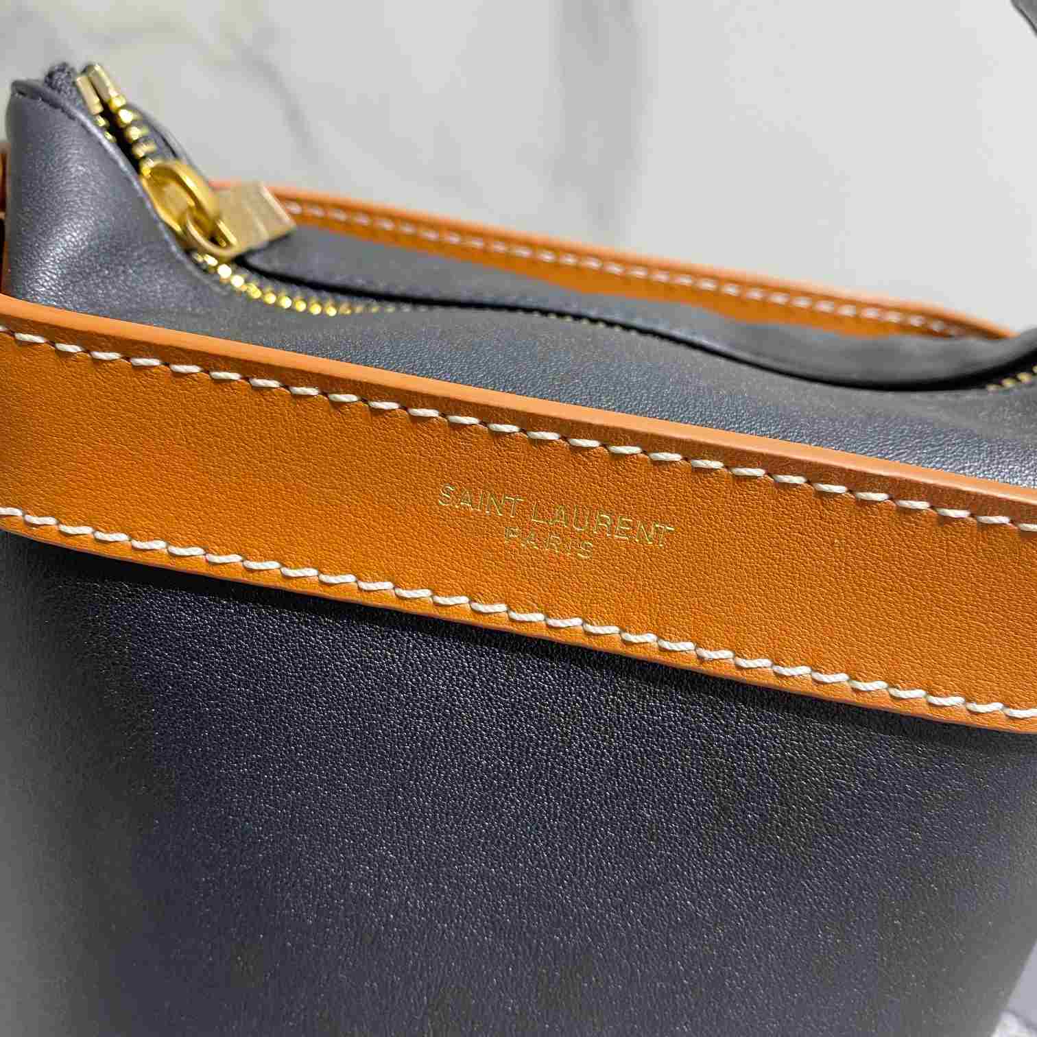 Saint Laurent Aphile Bucket Crossbody Pouch In Smooth Leather - PerfectKickZ