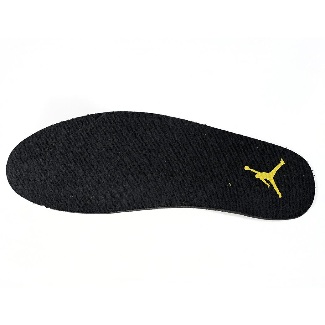 Air Jordan 4 Thunder Sneaker      DH6927-017  - 
