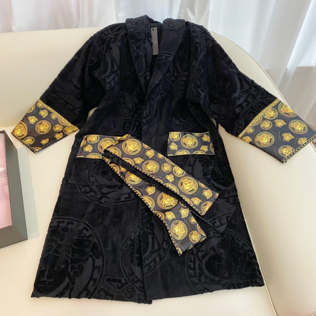 Versace I ♡ Baroque Bathrobe(Uniform size) - PerfectKickZ