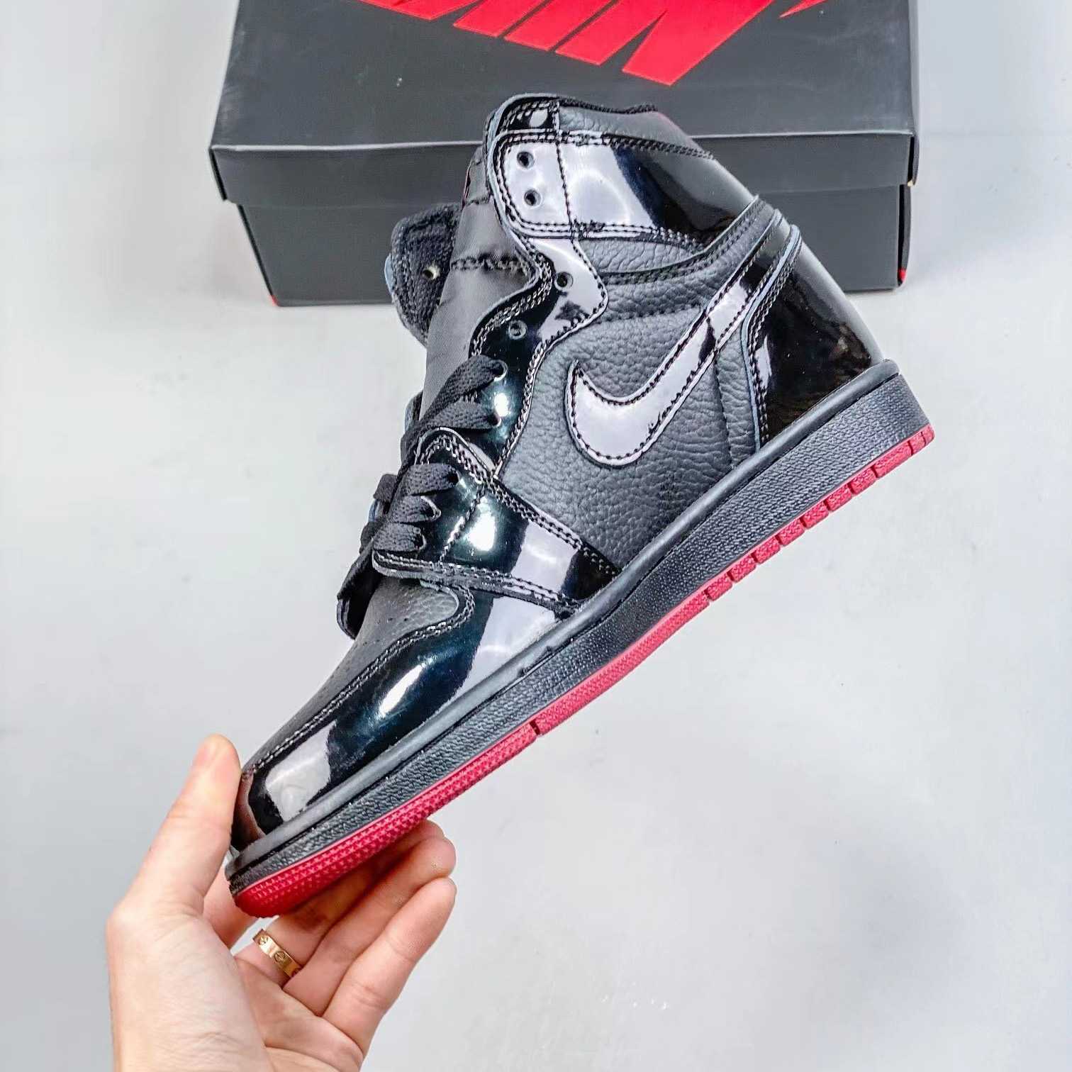 Air Jordan 1 Retro High OG " SP Gina "  Sneaker      cd7071-001 - 