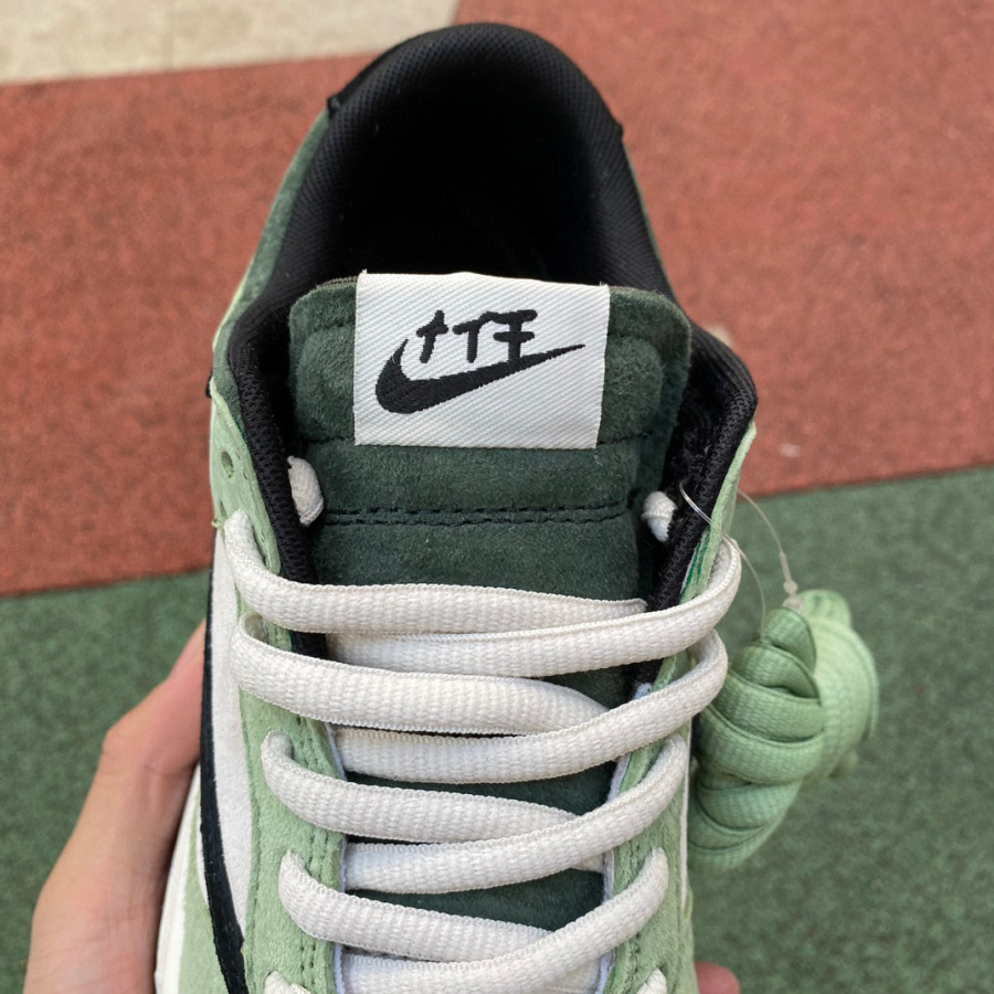 TravisScott x Playstation x Nike SB Dunk Low Sneaker       CU1726-777 - PerfectKickZ