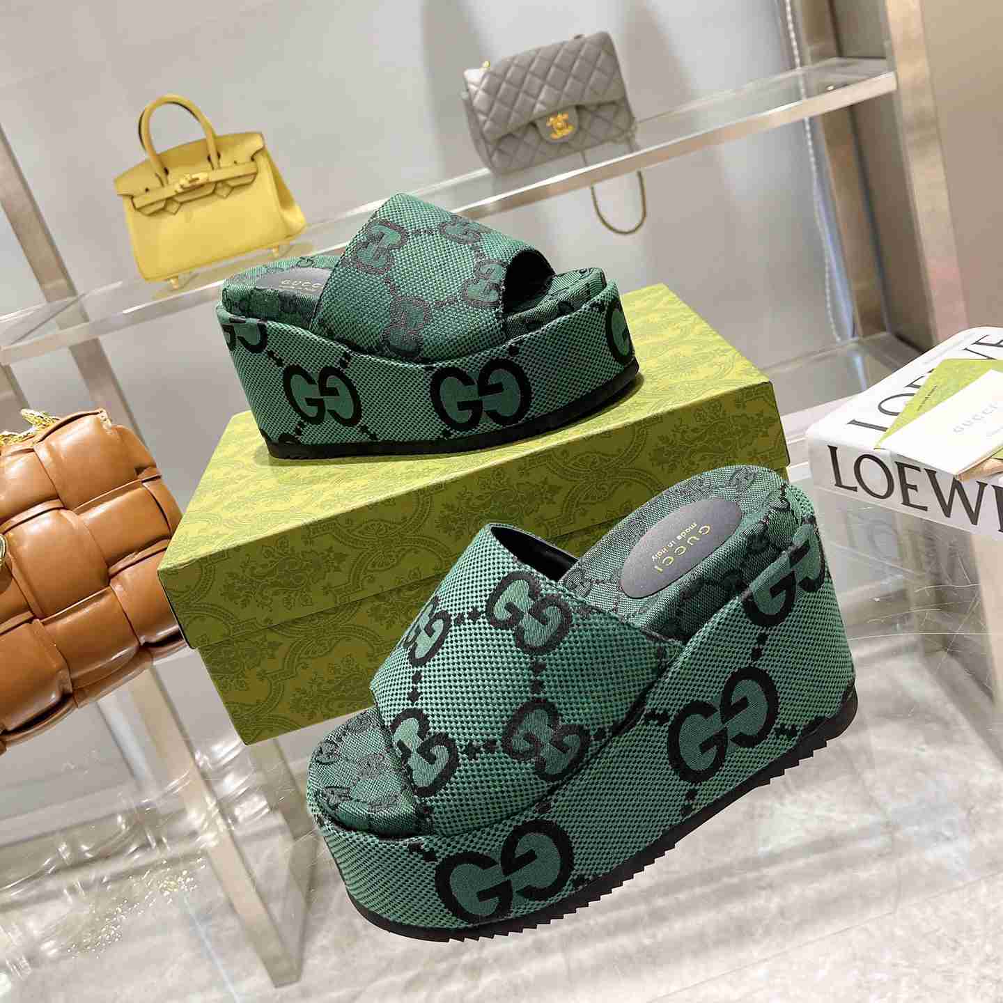 Gucci Women's Jumbo GG Platform Slide Sandal - PerfectKickZ