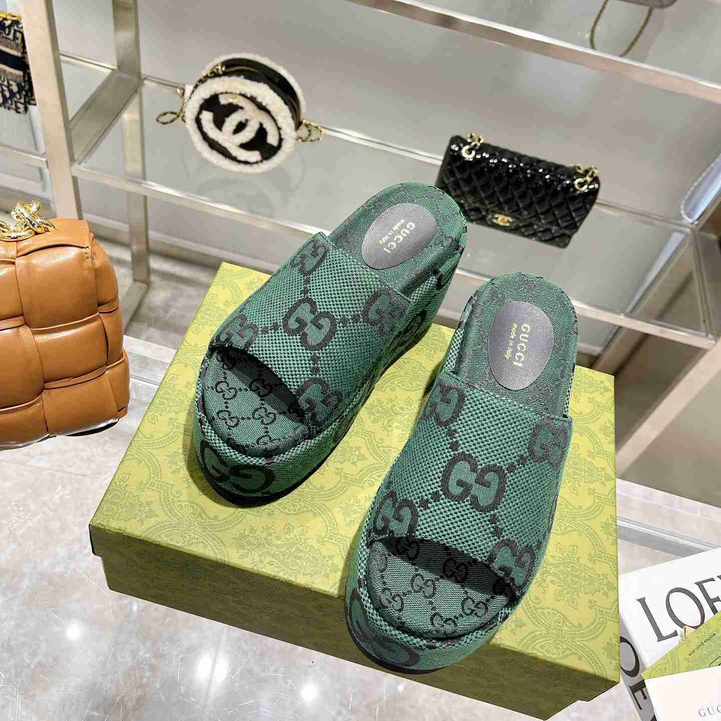 Gucci Women's Jumbo GG Platform Slide Sandal - PerfectKickZ