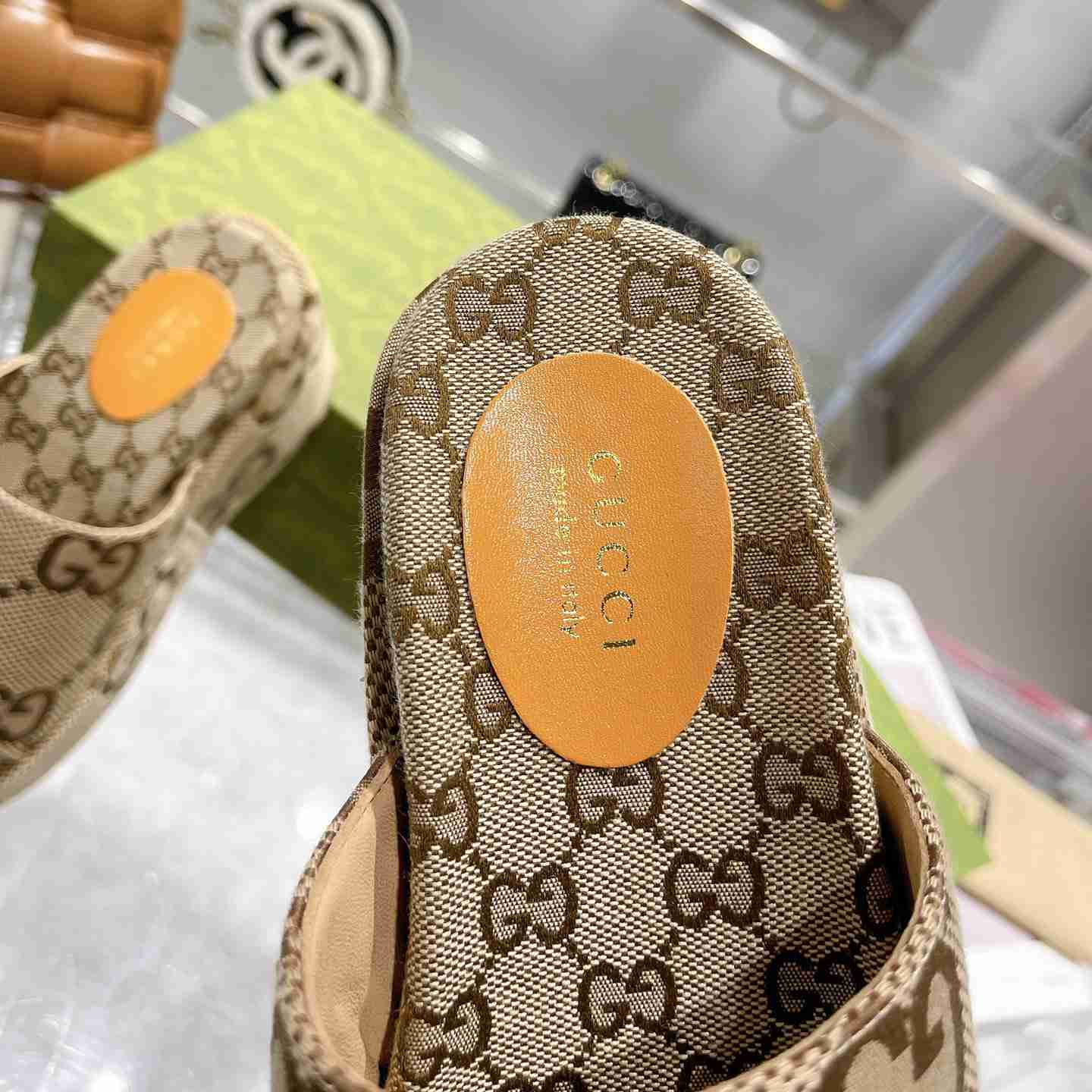 Gucci Women's Jumbo GG Platform Slide Sandal - PerfectKickZ