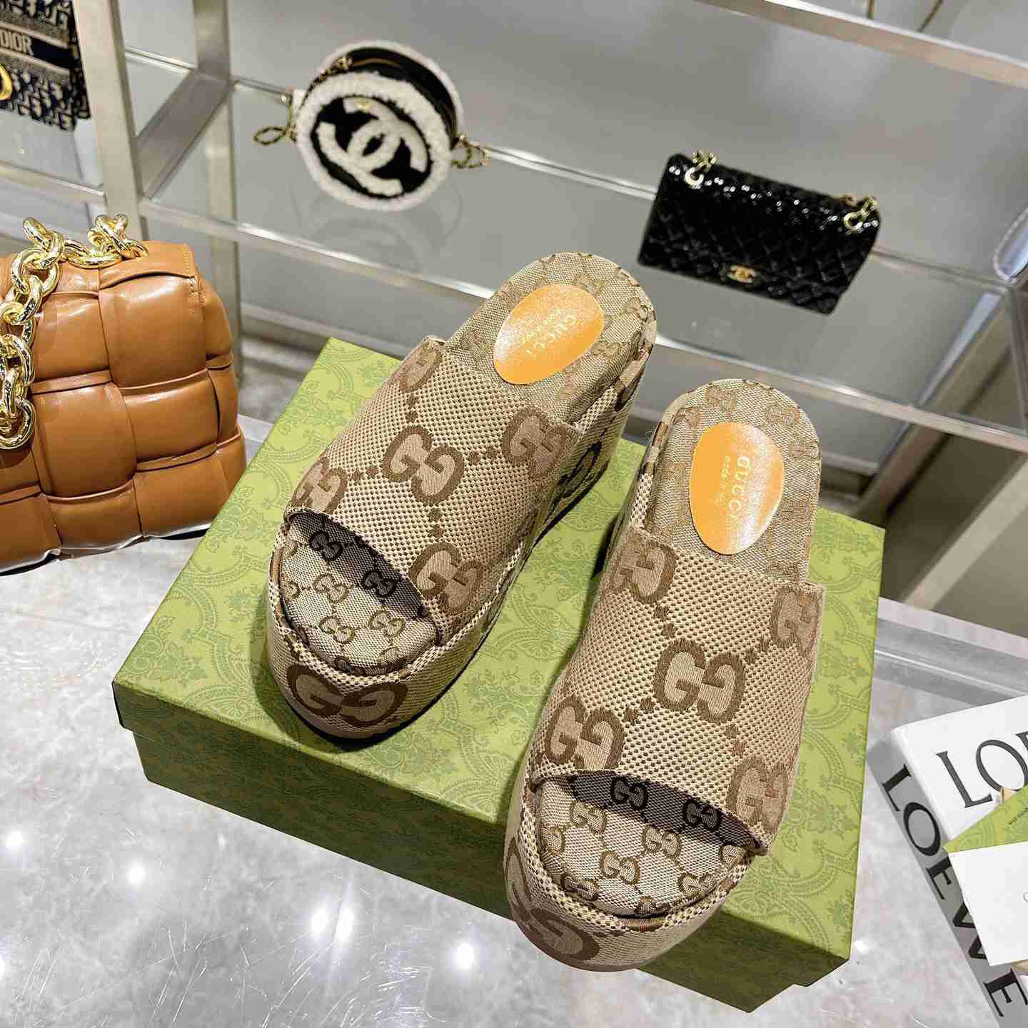 Gucci Women's Jumbo GG Platform Slide Sandal - PerfectKickZ