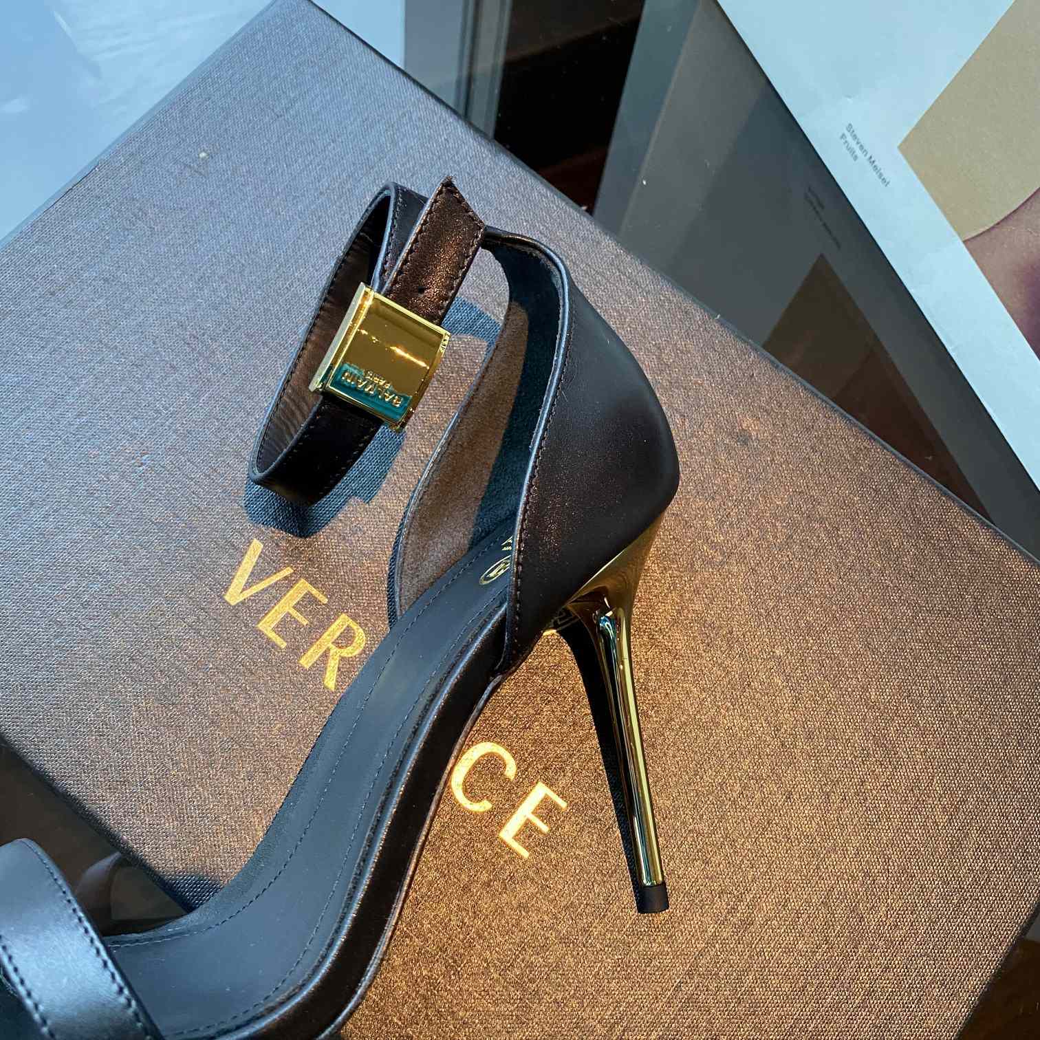 Balmain Leather Uma Sandals - PerfectKickZ