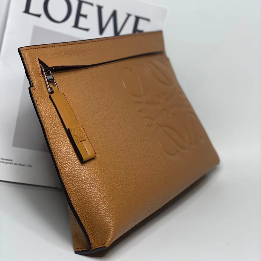 Loewe T Pouch In Grained Calfskin - PerfectKickZ