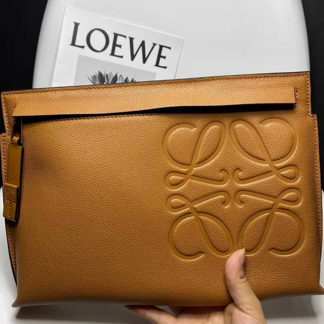 Loewe T Pouch In Grained Calfskin - PerfectKickZ