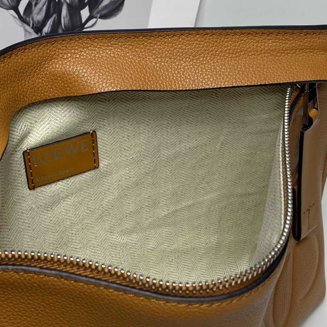 Loewe T Pouch In Grained Calfskin - 
