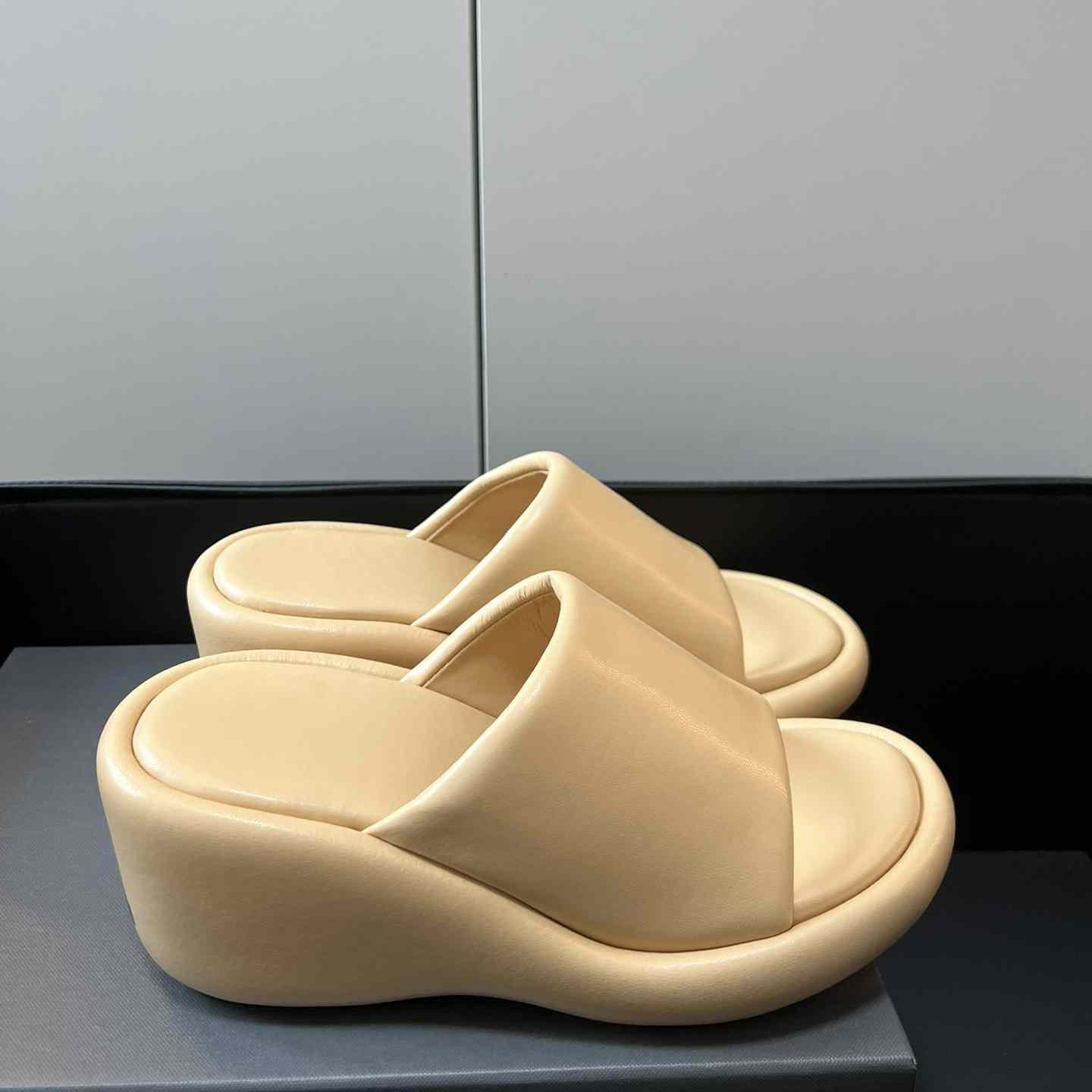 Balenciaga Rise Wedge Sandals - PerfectKickZ