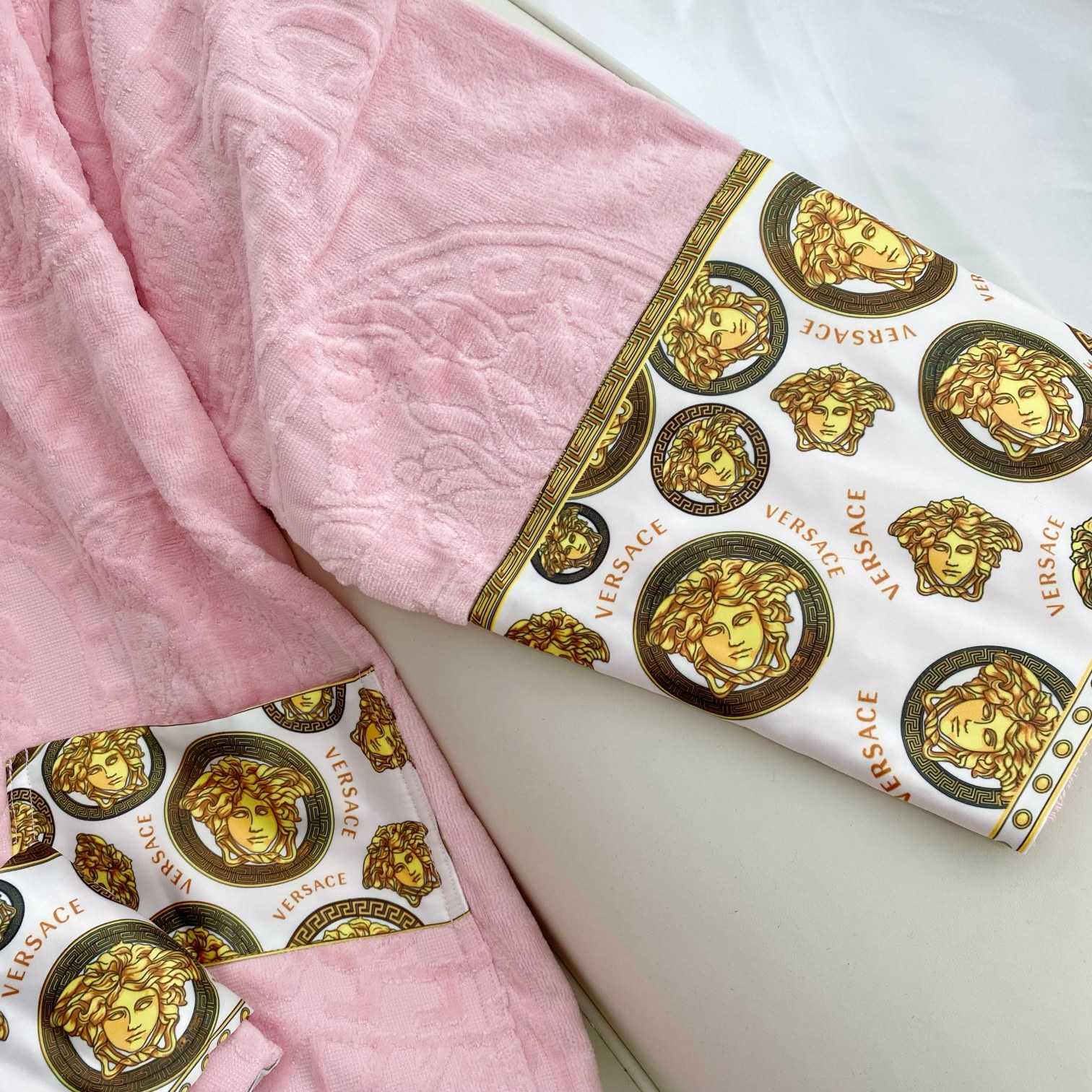 Versace Medusa Amplified Bathrobe(Uniform size) - PerfectKickZ