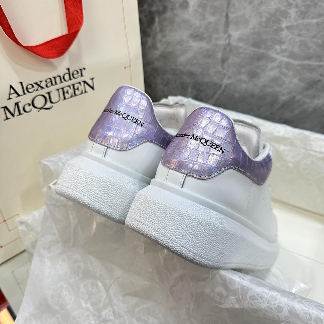 Alexander Mqueen Oversized Sneaker In White - PerfectKickZ
