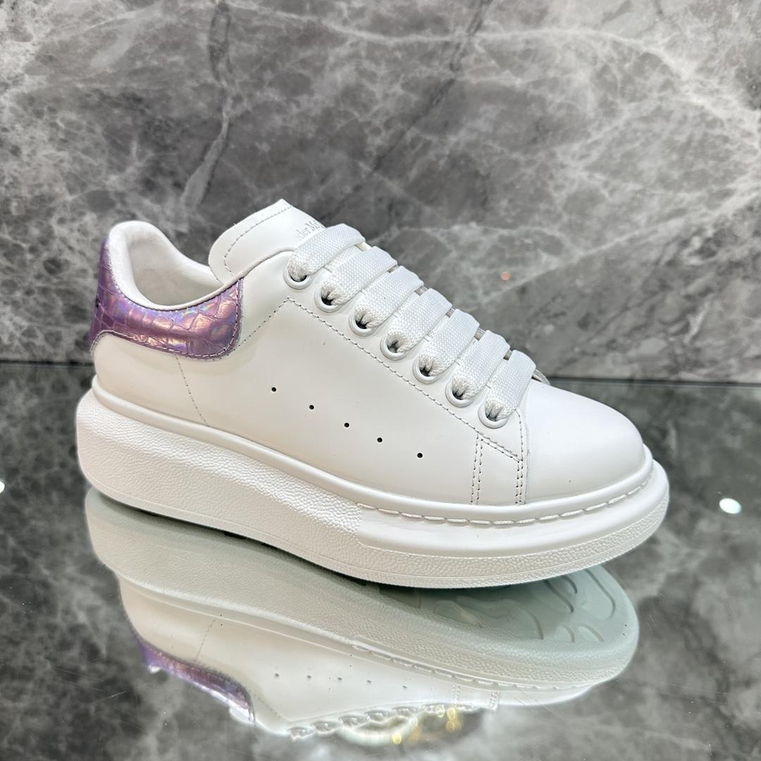 Alexander Mqueen Oversized Sneaker In White - PerfectKickZ