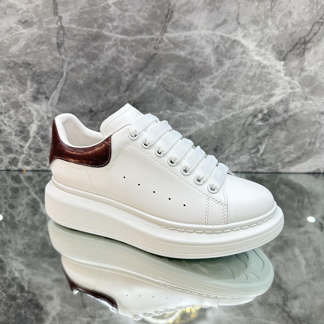 Alexander Mqueen Oversized Sneaker In White - PerfectKickZ