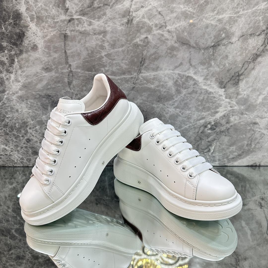 Alexander Mqueen Oversized Sneaker In White - PerfectKickZ