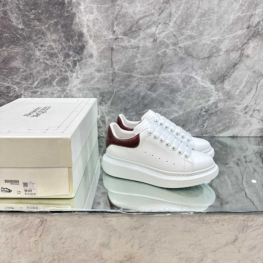 Alexander Mqueen Oversized Sneaker In White - PerfectKickZ