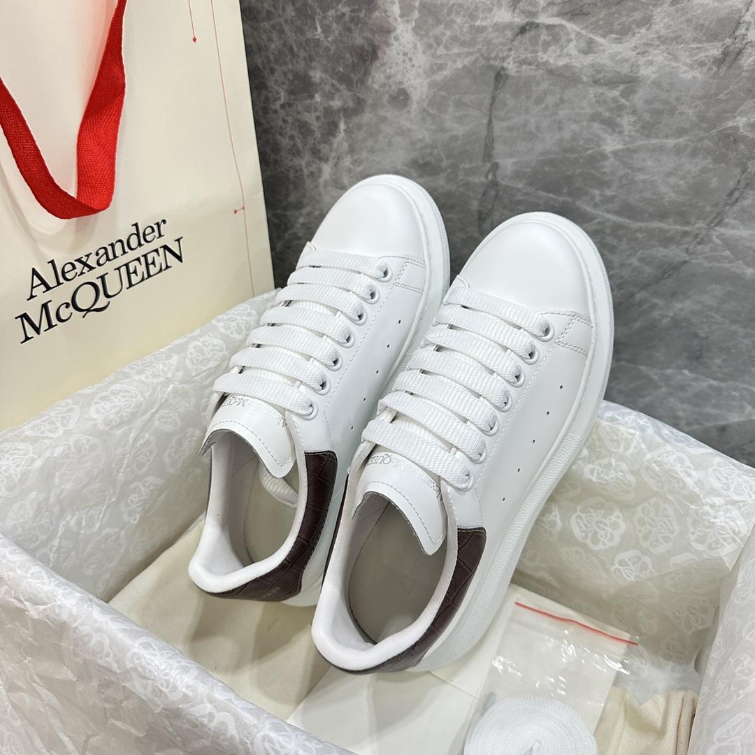 Alexander Mqueen Oversized Sneaker In White - PerfectKickZ