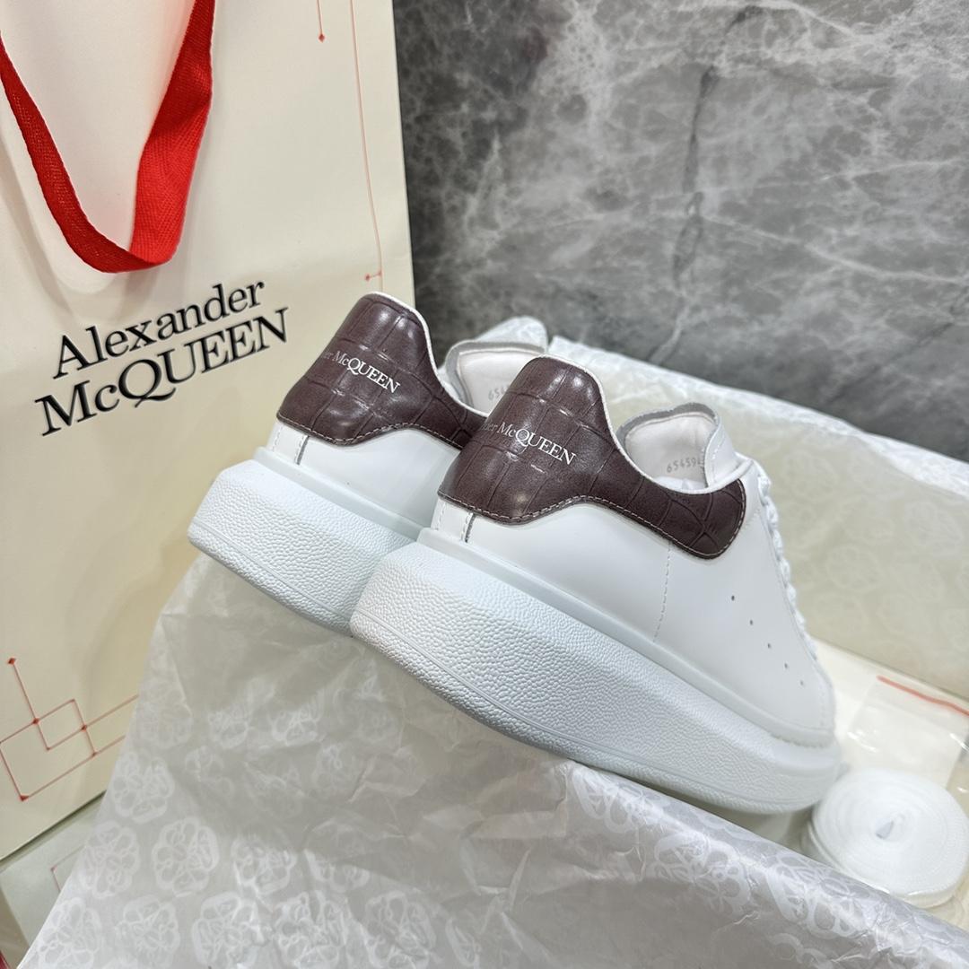 Alexander Mqueen Oversized Sneaker In White - PerfectKickZ