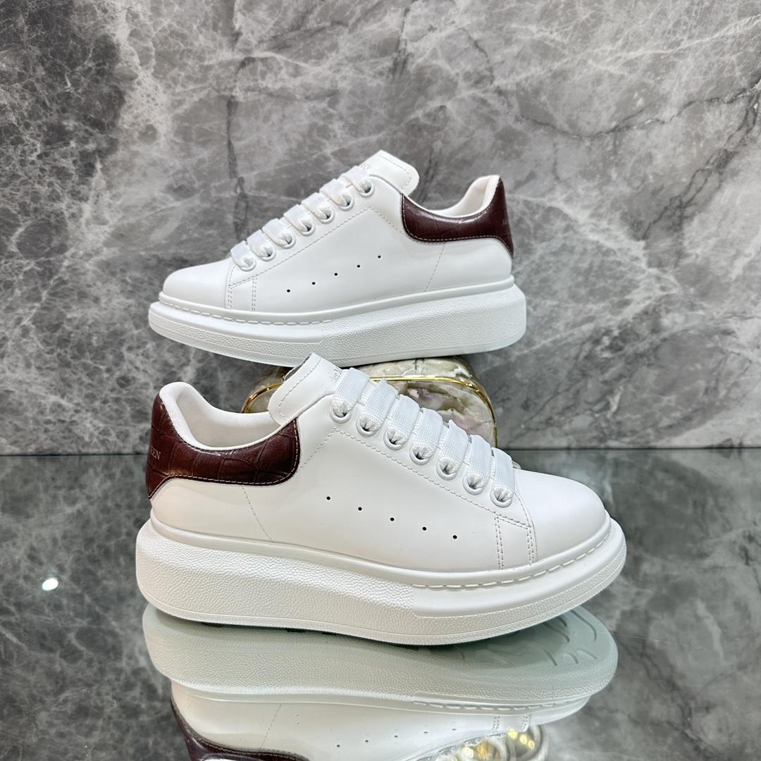 Alexander Mqueen Oversized Sneaker In White - PerfectKickZ