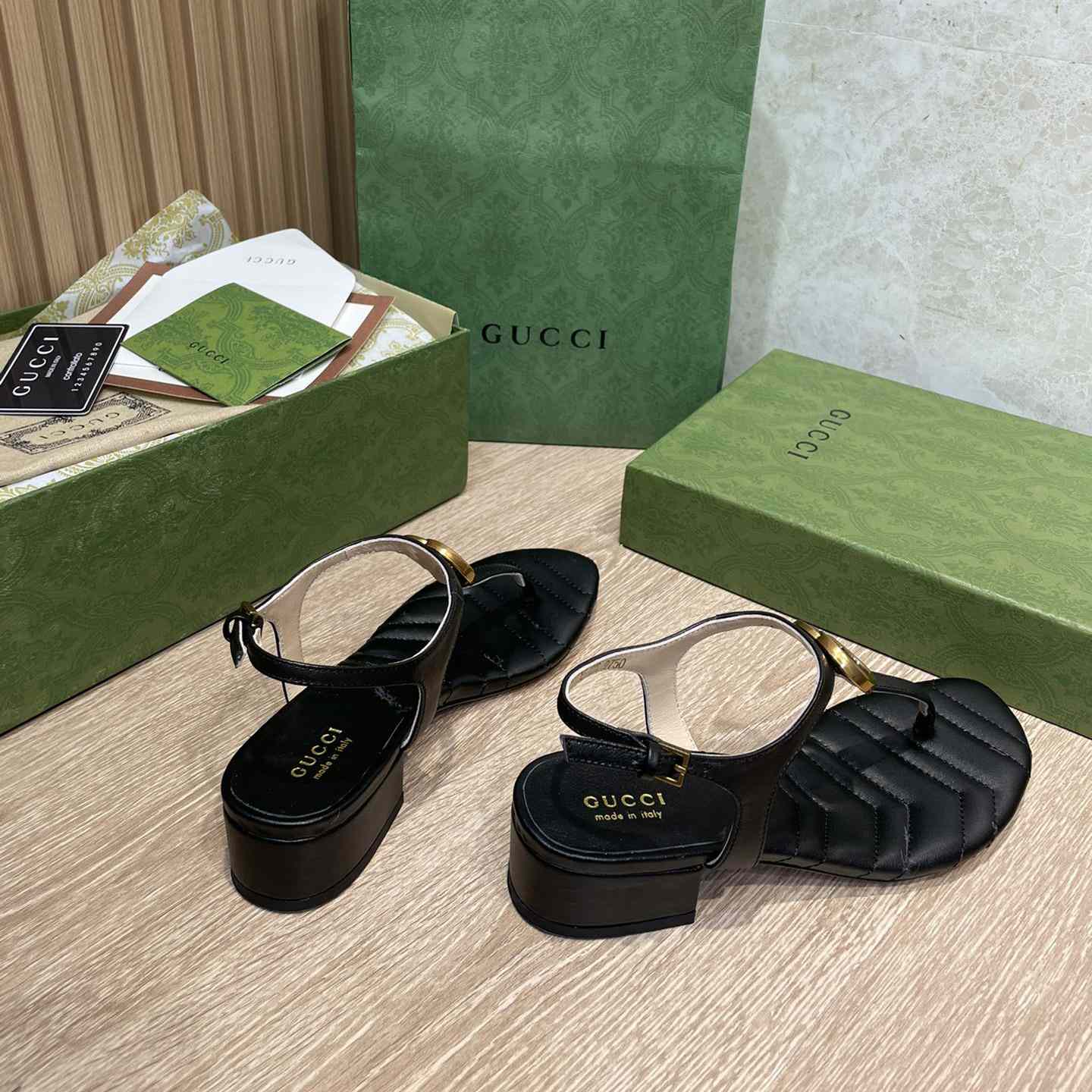 Gucci Women's Double G Sandal - PerfectKickZ