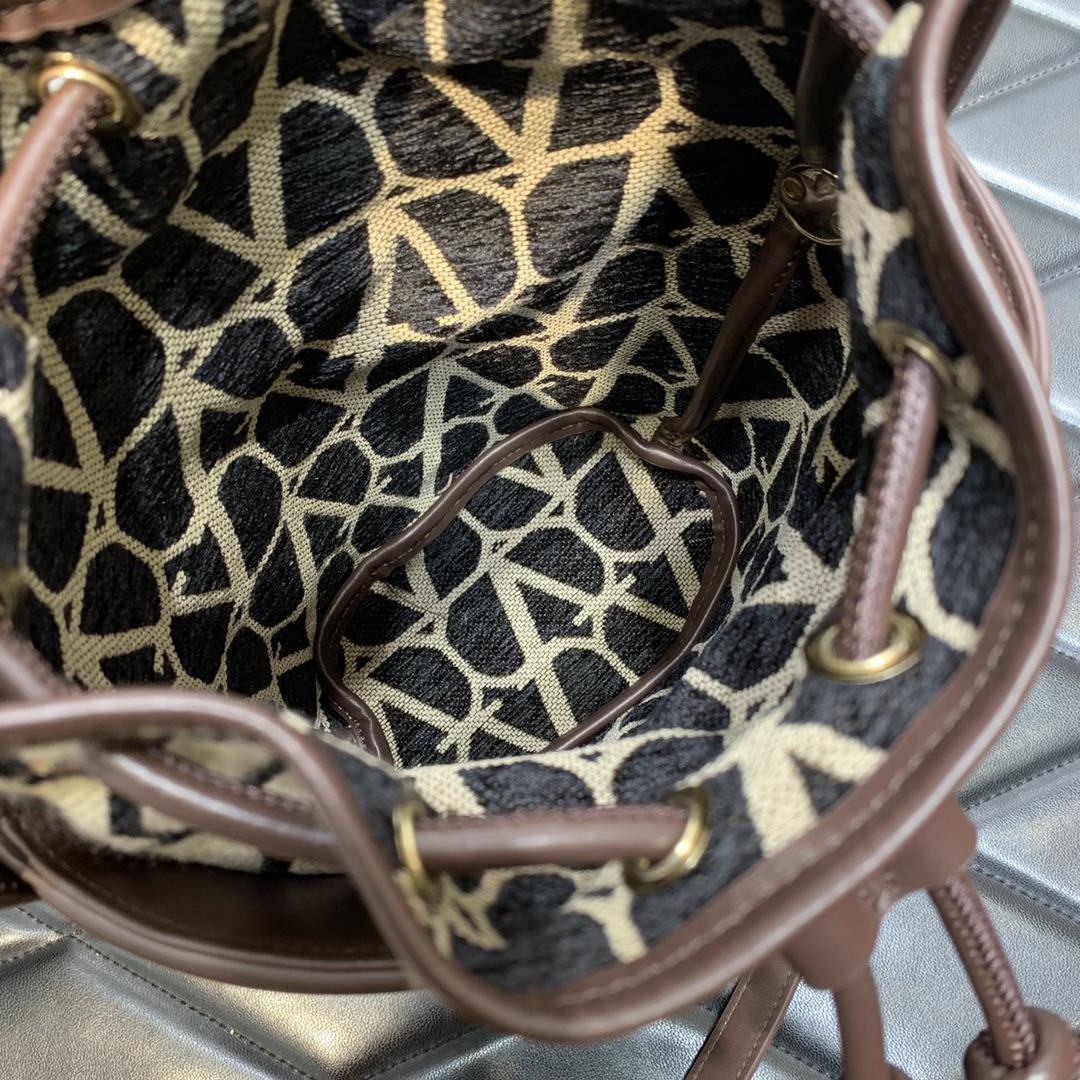 Valenti Le Cinquième Toile Iconographe Bucket Bag - PerfectKickZ